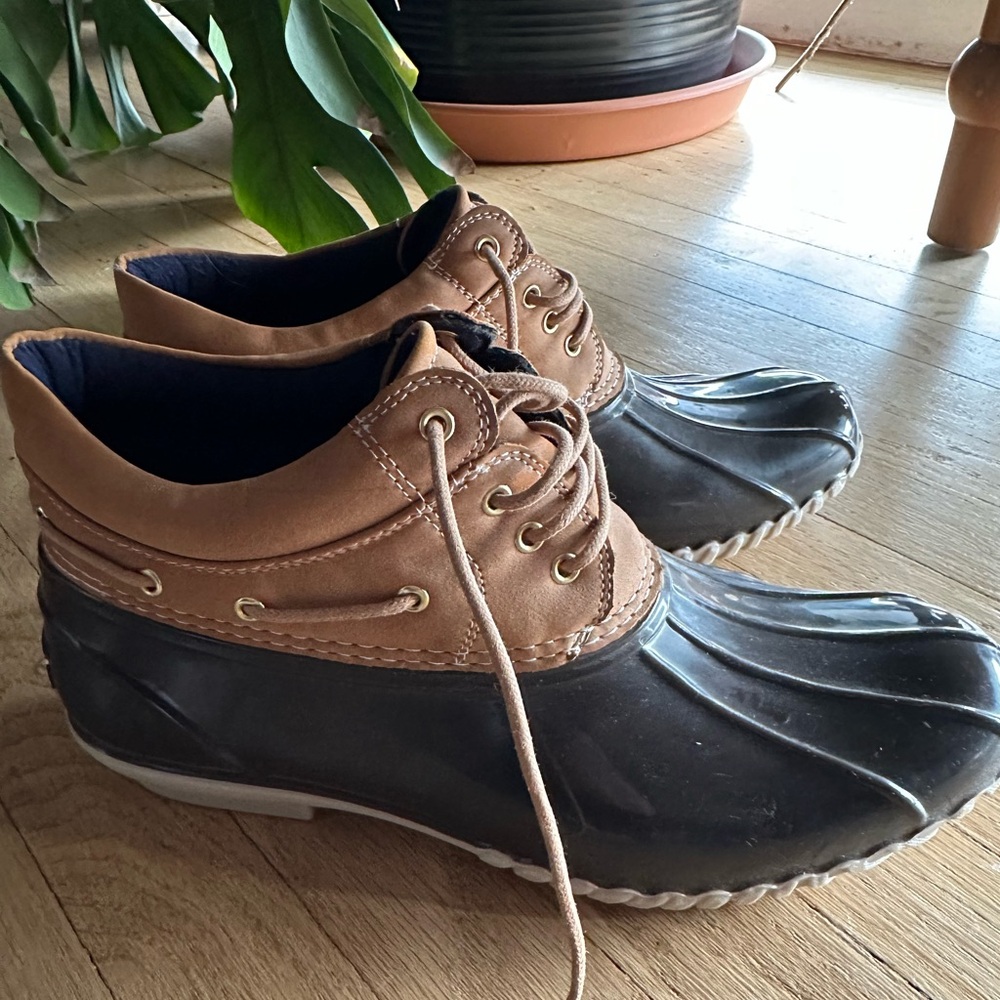 Tommy Hilfiger duck boots, size 10.